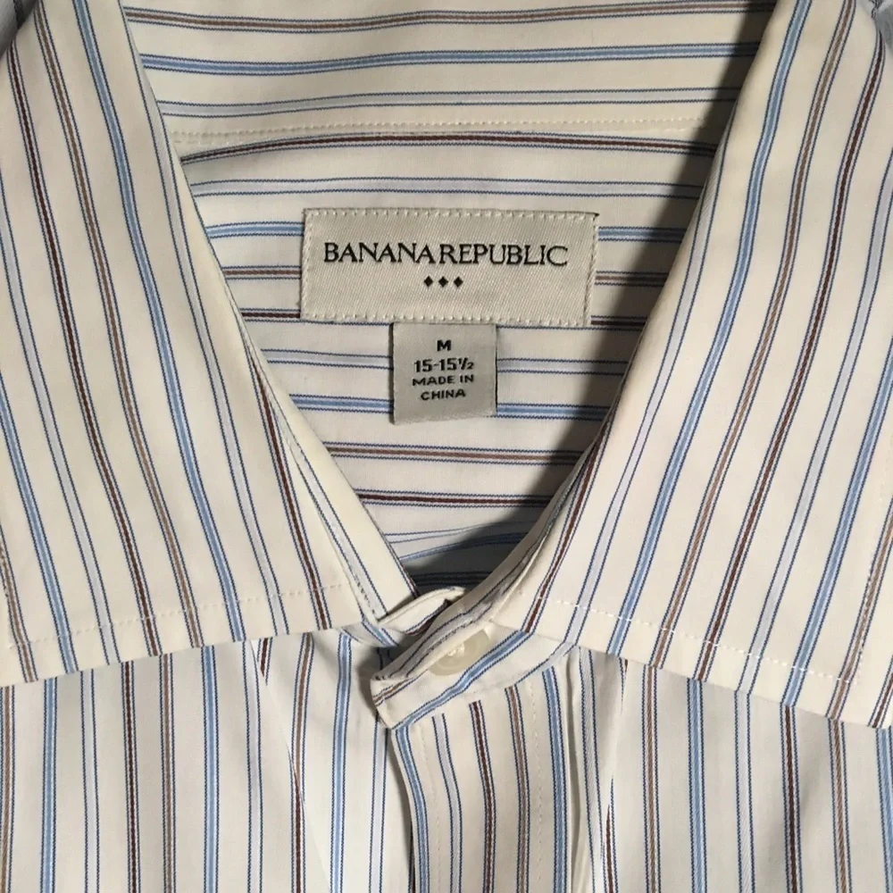 Banana Republic cotton Button up shirt Blue and Red stripes Size Medium 15 1/2